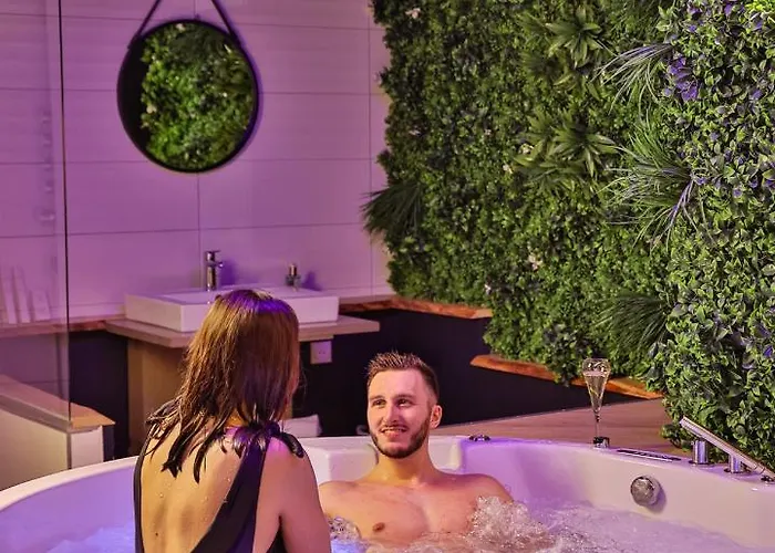 La Parenthese Envoutee Aparthotel 4*